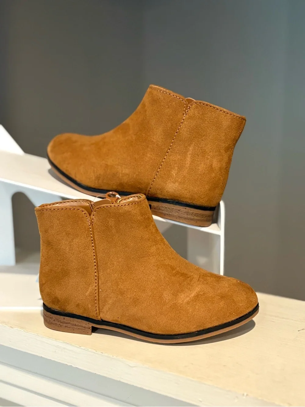 Cat & Jack Penelope Faux Suede Bootie Camel Unisex Kids Size 9 Flexible Outsole